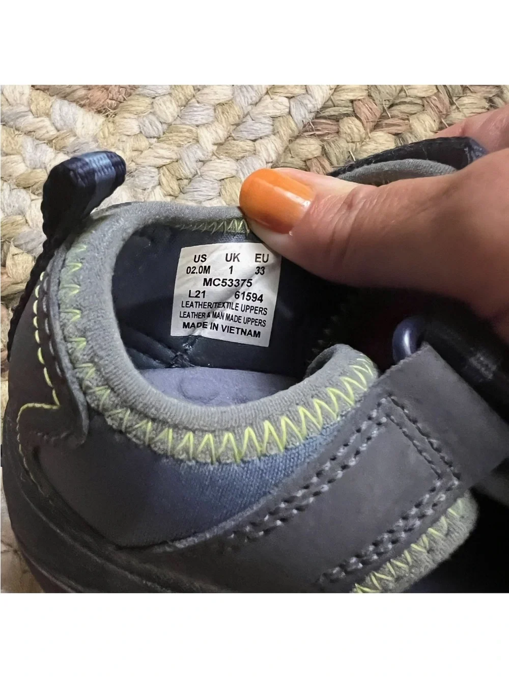 Merrell Kids Navy and Lime Green Hydro Hiker sandals size 2 youth